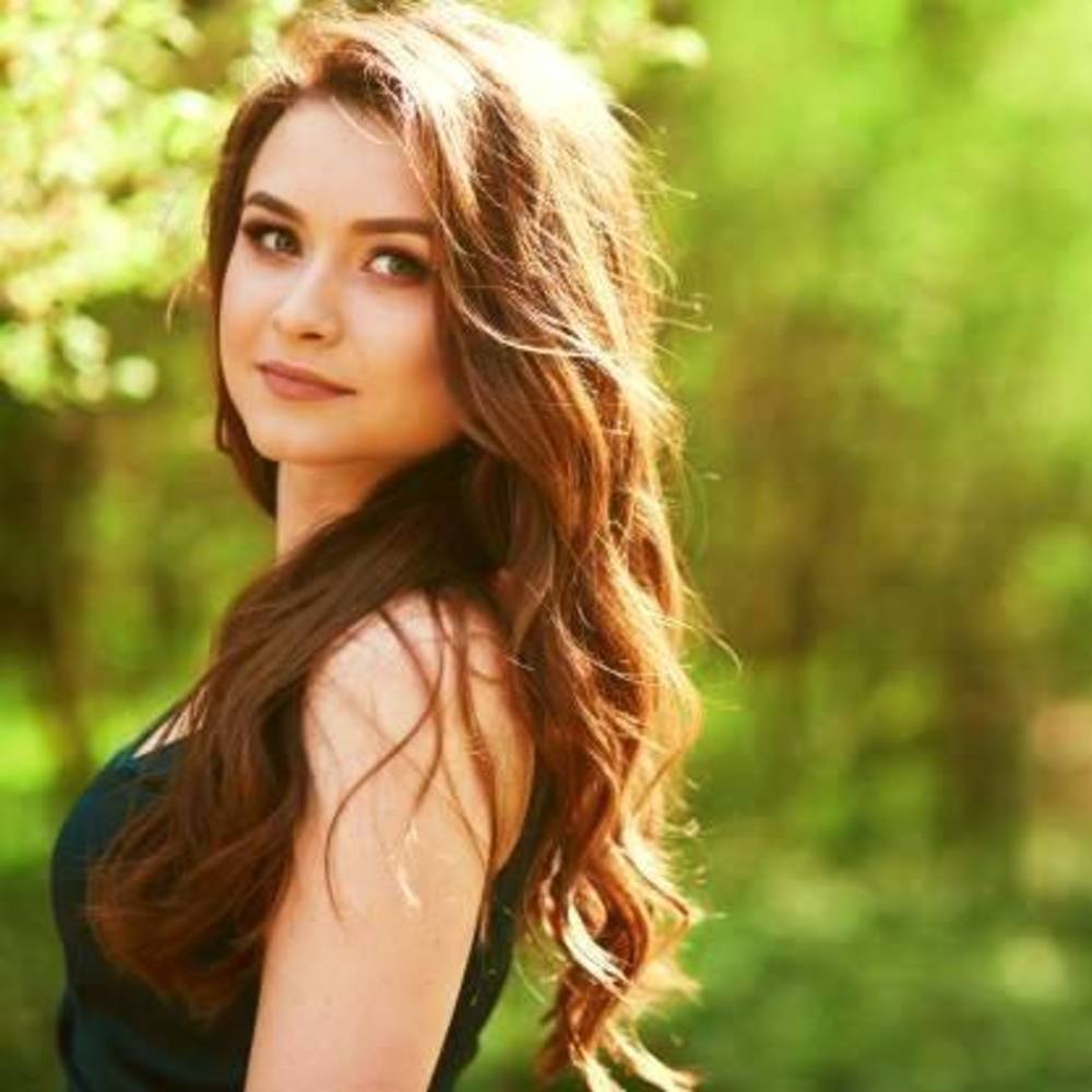 Meet your Posher, Emily